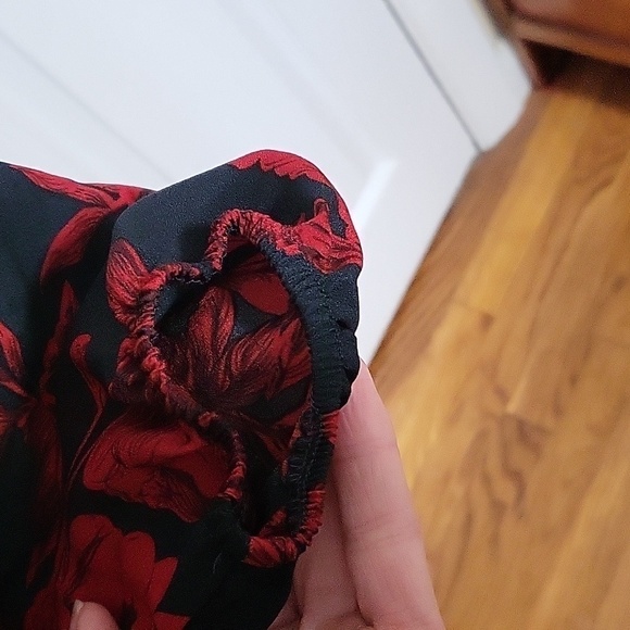UGUEST Red & Black V-Neck Floral Faux Wrap Tie Dress - Size S - Picture 6 of 8